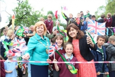 Jessie Milne and Manjeet Gill in Saxilby at Olympic Torch Relay